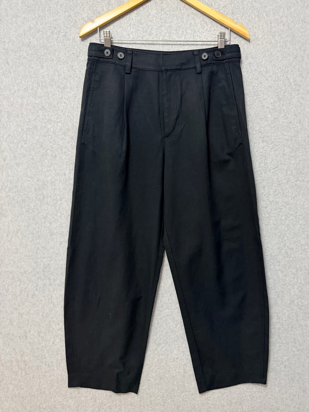 Madewell Barrel Leg Pants in Drapey Twill NWT Size 6 Black Pleated Ankle Length - Picture 3 of 11